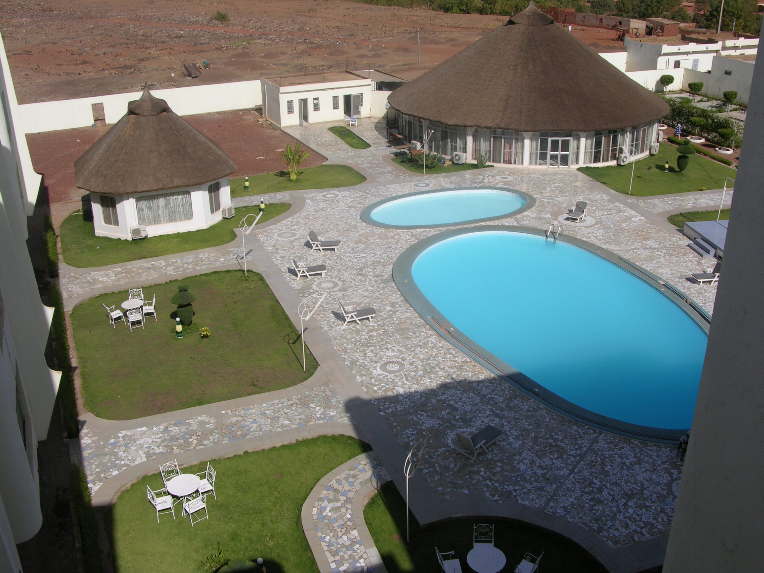 Olympe Hotel Bamako salle accueil piscine restaurant Jardin